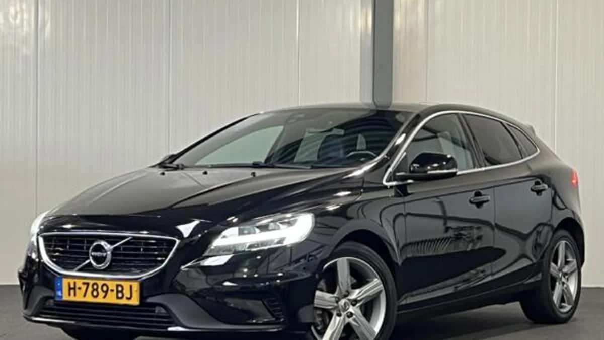 Volvo V40 (2020) — foto 1