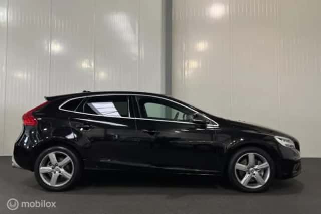 Volvo V40 (2020) thumbnail 5