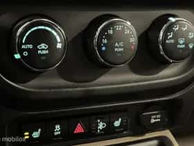 Jeep Compass (2013) thumbnail 19