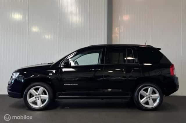 Jeep Compass (2013) thumbnail 3