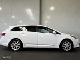 Toyota Avensis (2022) thumbnail 5