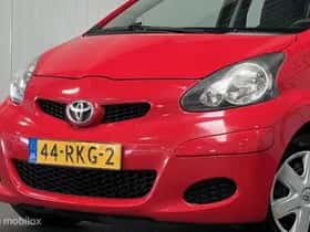 Toyota Aygo (2011) thumbnail 19