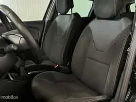 Renault Clio thumbnail 8