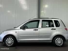 Mazda 2 (2005) thumbnail 3