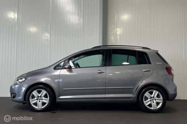 Volkswagen Golf (2018) thumbnail 3