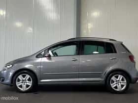 Volkswagen Golf (2018) thumbnail 3