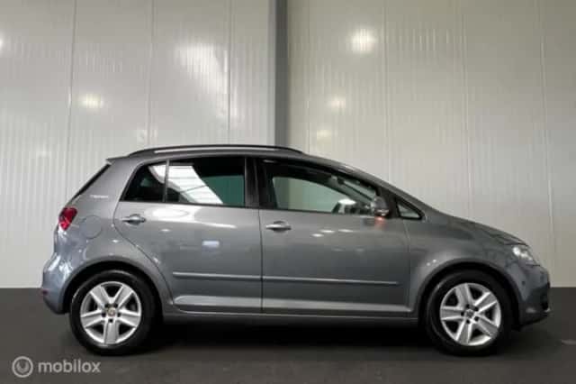 Volkswagen Golf (2018) thumbnail 5