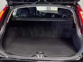 Volvo V60 (2016) thumbnail 11
