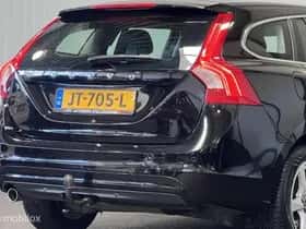Volvo V60 (2016) thumbnail 14