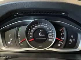 Volvo V60 (2016) thumbnail 16