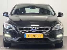 Volvo V60 (2016) thumbnail 4