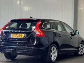 Volvo V60 (2016) thumbnail 6