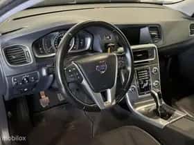 Volvo V60 (2016) thumbnail 7