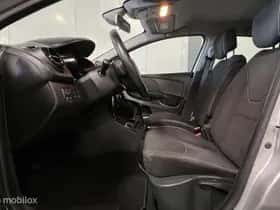 Renault Clio (2022) thumbnail 23