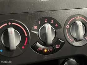 Suzuki Splash (2011) thumbnail 20