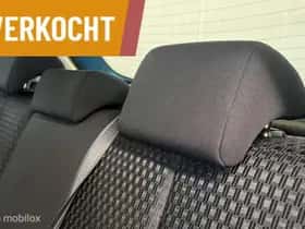 Mazda 2 (2011) thumbnail 11