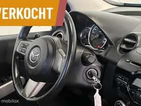 Mazda 2 (2011) thumbnail 22