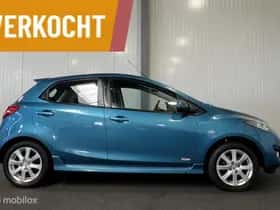 Mazda 2 (2011) thumbnail 5