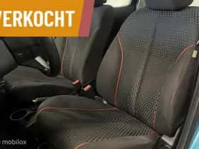 Mazda 2 (2011) thumbnail 8