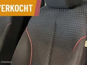 Mazda 2 (2011) thumbnail 9