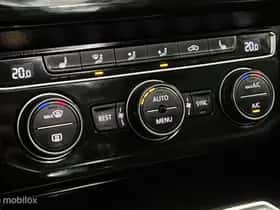Volkswagen Passat (2017) thumbnail 21