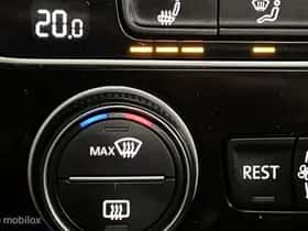 Volkswagen Passat (2017) thumbnail 25