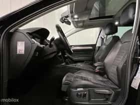 Volkswagen Passat (2017) thumbnail 30