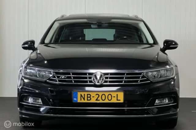 Volkswagen Passat (2017) thumbnail 4