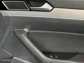Volkswagen Passat (2017) thumbnail 34