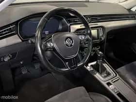 Volkswagen Passat (2017) thumbnail 7