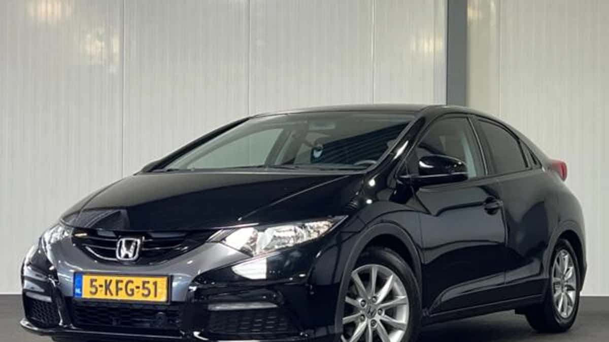 Honda Civic (2013) — foto 1