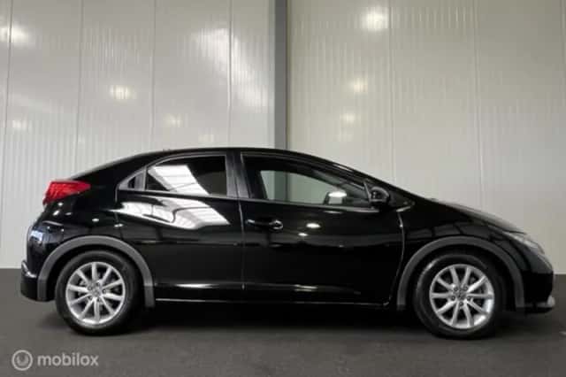 Honda Civic (2013) thumbnail 5