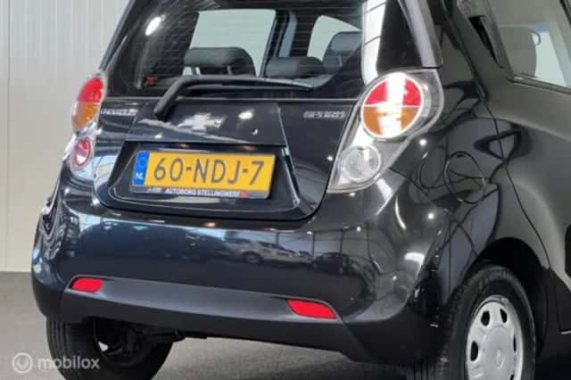 Chevrolet Spark (2010) thumbnail 6