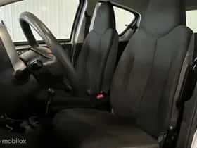 Toyota Aygo (2013) thumbnail 11