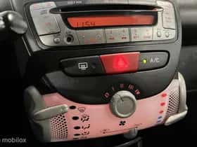 Toyota Aygo (2013) thumbnail 15