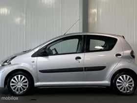 Toyota Aygo (2013) thumbnail 3