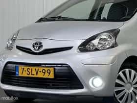 Toyota Aygo (2013) thumbnail 23