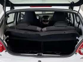 Toyota Aygo (2008) thumbnail 12
