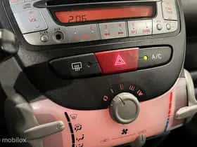 Toyota Aygo (2008) thumbnail 18