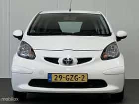 Toyota Aygo (2008) thumbnail 4