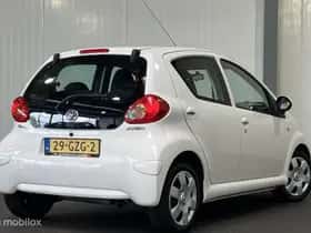Toyota Aygo (2008) thumbnail 6