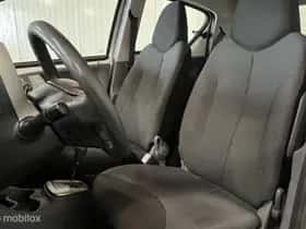 Toyota Aygo (2008) thumbnail 8