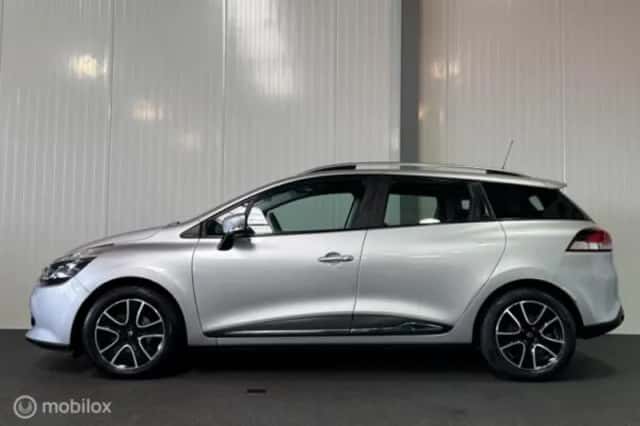 Renault Clio (2018) thumbnail 3