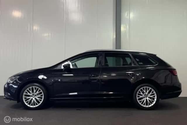 SEAT Leon (2015) thumbnail 3