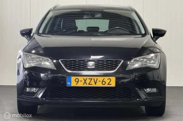SEAT Leon (2015) thumbnail 4