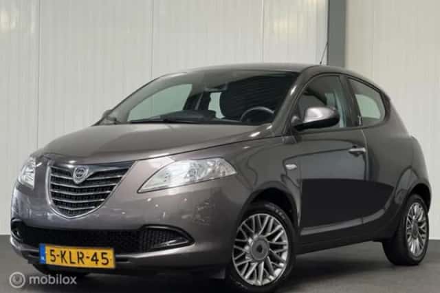 Lancia Ypsilon (2013) thumbnail 1