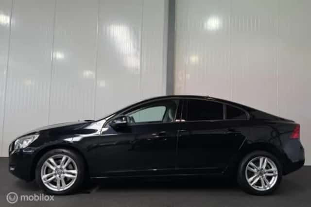 Volvo S60 (2011) thumbnail 3