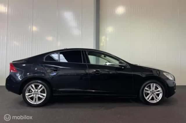 Volvo S60 (2011) thumbnail 5