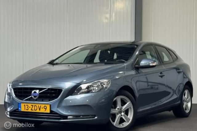 Volvo V40 (2012) thumbnail 1