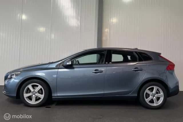 Volvo V40 (2012) thumbnail 3